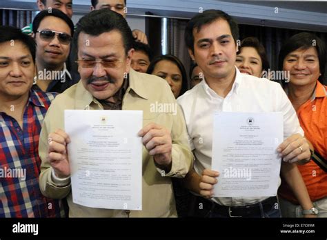 Estrada orders lifting of truck ban in Manila .